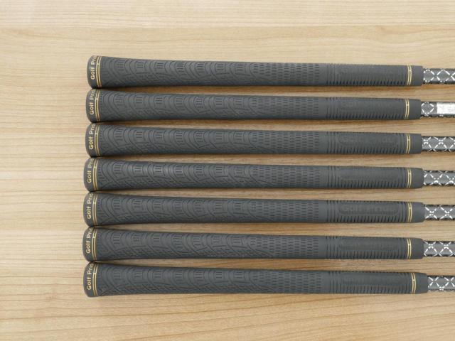 Iron set : Honma : ชุดเหล็ก Honma Beres 09 Forged Black (รุ่นล่าสุด ออกปี 2024 สวยมากๆ) มีเหล็ก 7-11,Aw,Sw (7 ชิ้น เทียบเท่า 6-Pw,Aw,Sw) ก้าน ARMRQ FX Light Flex R