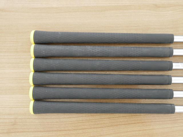 Iron set : Titleist : ชุดเหล็ก Titleist VG3 Type D Forged (รุ่นปี 2019 Japan Spec. ตีง่ายและไกลที่สุดของ Titleist) มีเหล็ก 6-Pw,Aw (6 ชิ้น) ก้านเหล็ก NS Pro Zelos 8 Flex S