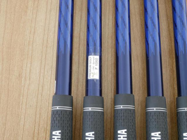 Iron set : Yamaha : ชุดเหล็ก Yamaha Inpres UD+2 (ออกปี 2019 ตีไกลที่สุด ไกลกว่าเหล็กทั่วไป 2 เบอร์ หน้าเด้ง COR 0.822) มีเหล็ก 7-Pw,Aw (5 ชิ้น) ก้านกราไฟต์ Flex SR