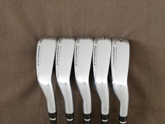 Iron set : Yamaha : ชุดเหล็ก Yamaha Inpres UD+2 (ออกปี 2019 ตีไกลที่สุด ไกลกว่าเหล็กทั่วไป 2 เบอร์ หน้าเด้ง COR 0.822) มีเหล็ก 7-Pw,Aw (5 ชิ้น) ก้านกราไฟต์ Flex SR