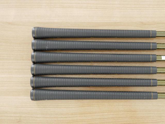 Iron set : Honma : ชุดเหล็ก Honma Beres IS-03 (ปี 2015 หน้าเด้ง Forged) มีเหล็ก 6-11 (6 ชิ้น เทียบเท่า 5-Pw) ก้าน ARMRQ 8 (49) Flex R (2 ดาว)