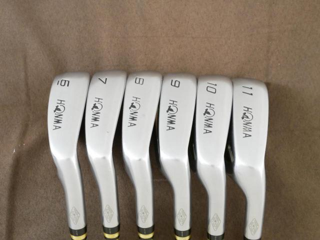Iron set : Honma : ชุดเหล็ก Honma Beres IS-03 (ปี 2015 หน้าเด้ง Forged) มีเหล็ก 6-11 (6 ชิ้น เทียบเท่า 5-Pw) ก้าน ARMRQ 8 (49) Flex R (2 ดาว)