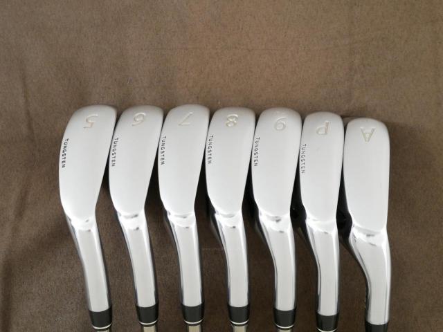 Iron set : PRGR : ชุดเหล็ก PRGR Red 505 (ใบใหญ่ หน้า Maraging ใส เด้ง) มีเหล็ก 5-Pw,Aw (7 ชิ้น) ก้านกราไฟต์ UST Mamiya ATTAS 60 Flex R