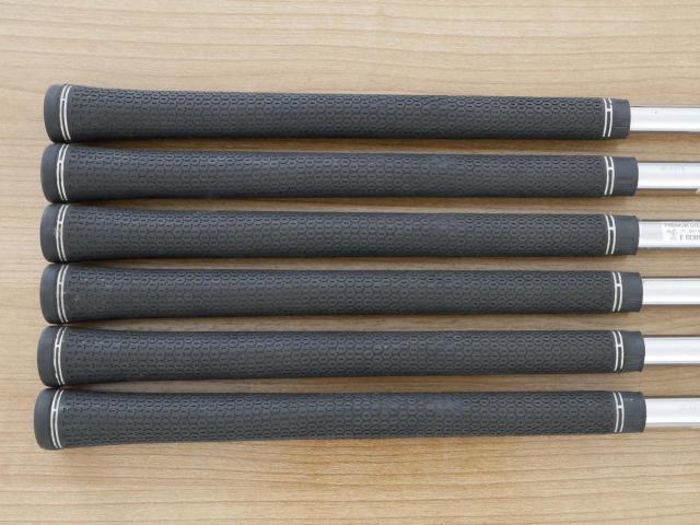 Iron set : Titleist : ชุดเหล็ก Titleist VG3 Type D Forged (รุ่นปี 2019 Japan Spec. ตีง่ายและไกลที่สุดของ Titleist) มีเหล็ก 6-Pw,Aw (6 ชิ้น) ก้านเหล็ก NS Pro 950 Flex S