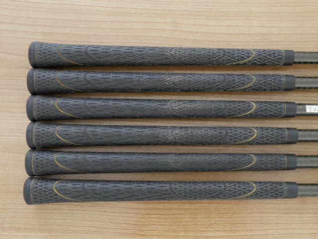 Iron set : Honma : **มีตำหนิ** ชุดเหล็ก Honma Beres IS-01 (หน้าเด้ง Maraging) มีเหล็ก 6-11 (6 ชิ้น เทียบเท่า 5-Pw) ก้าน ARMRQ 6 (49) FLex R (2 ดาว)