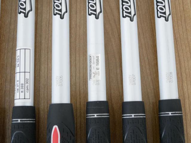 Iron set : Mizuno : ชุดเหล็ก Mizuno JPX 923 Forged (ออกปี 2023 ตัวท๊อป นุ่ม แน่น) มีเหล็ก 5-Pw (6 ชิ้น) ก้านกราไฟต์ Tour AD 75 Flex S