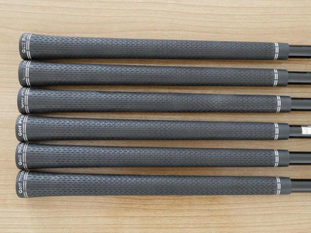 Iron set : Titleist : ชุดเหล็ก Titleist T200 (รุ่นปี 2020) มีเหล็ก 5-Pw (6 ชิ้น) ก้านกราไฟต์ Mitsubishi KUROKAGE 60i Flex R
