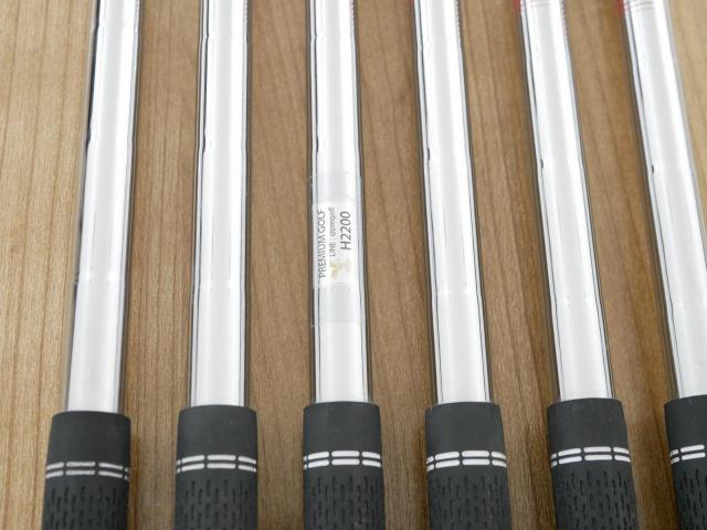 Iron set : Titleist : ชุดเหล็ก Titleist T400 (ออกปี 2023 ตีง่ายที่สุด ไกลที่สุด) มีเหล็ก 6-Pw,43 (6 ชิ้น) ก้านเหล็ก NS Pro 880 AMC Flex S