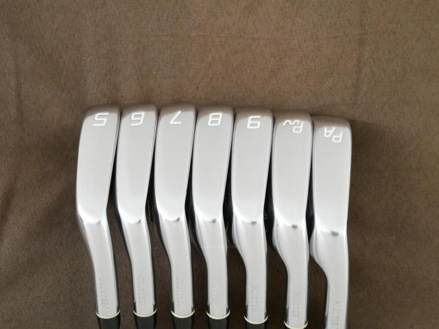 Iron set : Fourteen : ชุดเหล็ก Fourteen TC-550 Forged มีเหล็ก 5-Pw,Aw (7 ชิ้น) ก้านเหล็ก Ns Pro 950 Flex R
