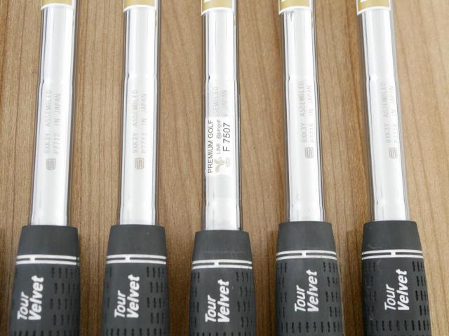 Iron set : Mizuno : ชุดเหล็ก Mizuno Pro 520 Forged (ปี 2021 นุ่มมาก) มีเหล็ก 5-Pw (6 ชิ้น) ก้านเหล็ก Dynamic Gold 120 S200