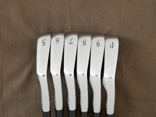 Iron set : Mizuno : ชุดเหล็ก Mizuno Pro 520 Forged (ปี 2021 นุ่มมาก) มีเหล็ก 5-Pw (6 ชิ้น) ก้านเหล็ก Dynamic Gold 120 S200