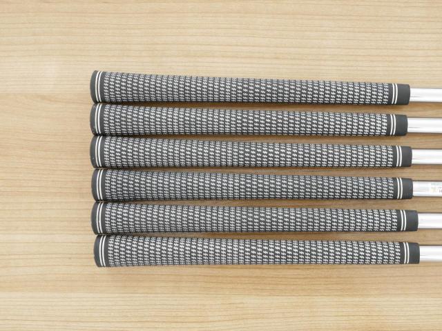 Iron set : Tourstage : ชุดเหล็ก Tourstage V300 (Forged) มีเหล็ก 5-Pw (6 ชิ้น) ก้านเหล็ก NS Pro 950 GH Flex S