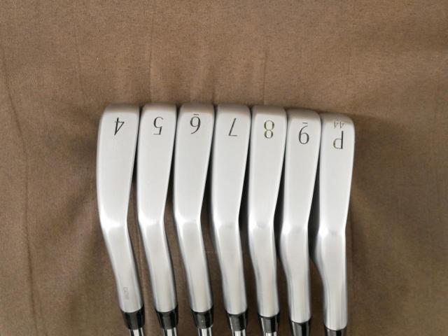 Iron set : Titleist : ชุดเหล็ก Titleist T150 Forged (รุ่นล่าสุด ออกปี 2025 นุ่ม แน่น คม) มีเหล็ก 4-Pw (7 ชิ้น) ก้านเหล็ก NS Pro Modus 105 Flex S