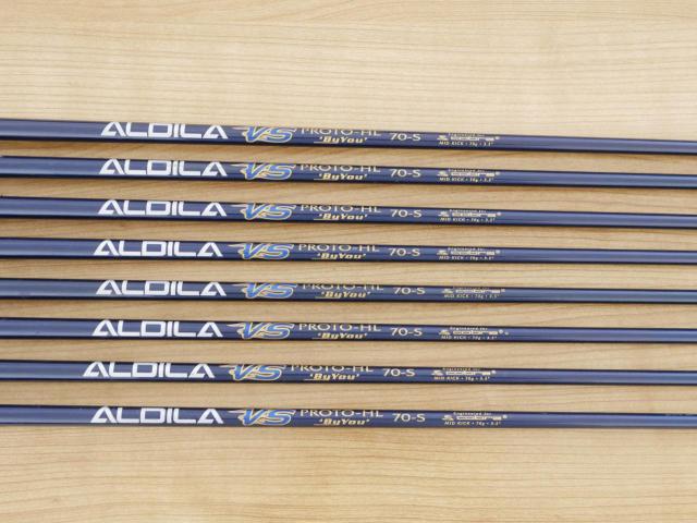 Iron set : Other Brand : ชุดเหล็ก Cobra FP (ใบใหญ่ ตีง่าย) มีเหล็ก 4-Pw,Gw (8 ชิ้น) ก้านกราไฟต์ Flex S