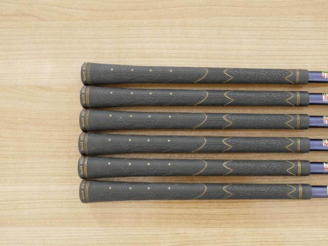 Iron set : Maruman : ชุดเหล็ก Maruman Majesty Royal Black (รุ่นท๊อปสุด ตีง่าย เด้ง ไกลมากๆ) มีเหล็ก 7-10,Pw,Aw (6 ชิ้น ระยะเทียบเท่า 6-Pw,Aw) ก้านกราไฟต์ Flex R2