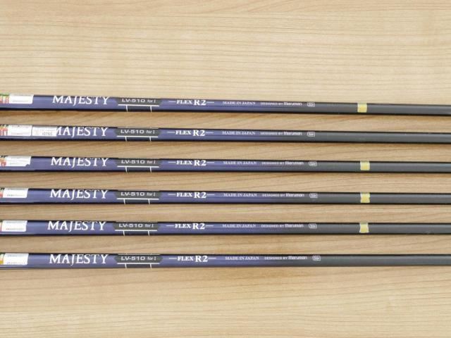 Iron set : Maruman : ชุดเหล็ก Maruman Majesty Royal Black (รุ่นท๊อปสุด ตีง่าย เด้ง ไกลมากๆ) มีเหล็ก 7-10,Pw,Aw (6 ชิ้น ระยะเทียบเท่า 6-Pw,Aw) ก้านกราไฟต์ Flex R2