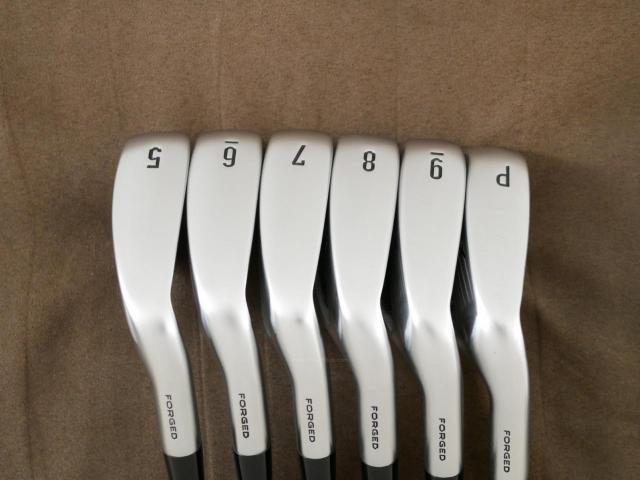 Iron set : Callaway : ชุดเหล็ก Callaway APEX DCB Forged (ปี 2022) มีเหล็ก 5-Pw (6 ชิ้น) ก้านกราไฟต์ Mitsubishi Diamana 55 Flex R
