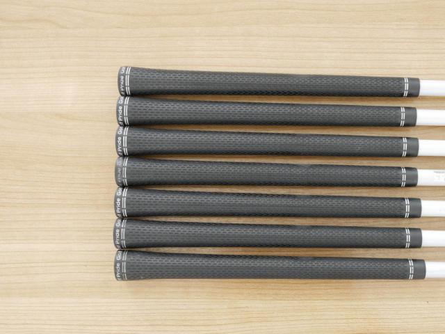 Iron set : Titleist : ชุดเหล็ก Titleist AP1 716 (ออกปี 2016) มีเหล็ก 5-Pw,Aw (7 ชิ้น) ก้านกราไฟต์ Mitsubishi KUROKAGE 65 Flex R