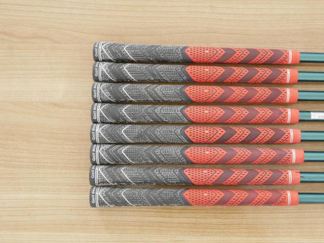Iron set : Katana : ชุดเหล็ก Katana Sword Izu Max 230 (Forged) มีเหล็ก 5-Pw,Aw,Sw (8 ชิ้น) ก้านกราไฟต์ Flex R