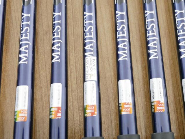 Iron set : Maruman : ชุดเหล็ก Maruman Majesty Royal Black (รุ่นท๊อปสุด ตีง่าย เด้ง ไกลมากๆ) มีเหล็ก 5-10,Pw,Aw,Sw (9 ชิ้น ระยะเทียบเท่า 4-Pw,Aw,Sw) ก้านกราไฟต์ Flex SR