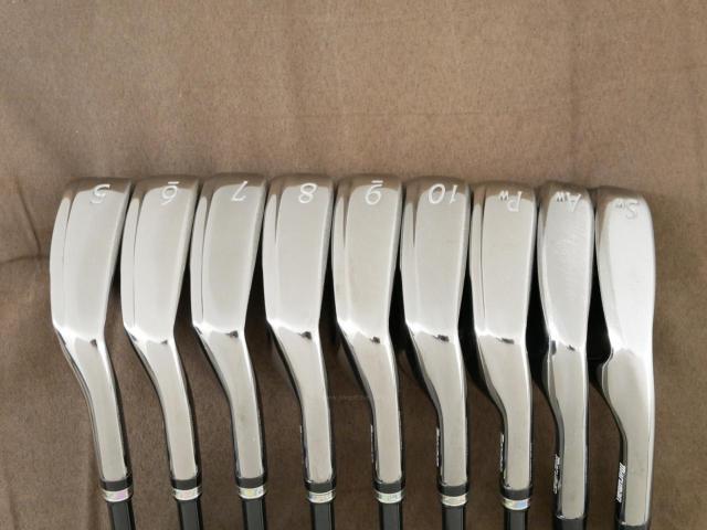 Iron set : Maruman : ชุดเหล็ก Maruman Majesty Royal Black (รุ่นท๊อปสุด ตีง่าย เด้ง ไกลมากๆ) มีเหล็ก 5-10,Pw,Aw,Sw (9 ชิ้น ระยะเทียบเท่า 4-Pw,Aw,Sw) ก้านกราไฟต์ Flex SR