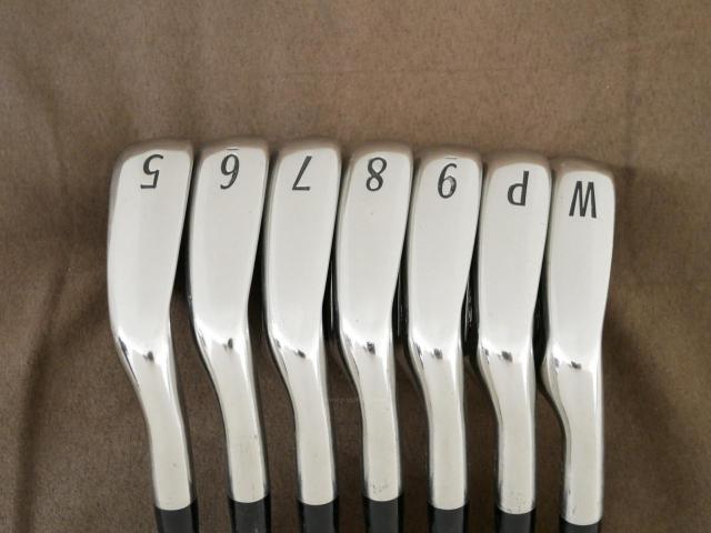 Iron set : Titleist : ชุดเหล็ก Titleist AP1 716 (ออกปี 2016) มีเหล็ก 5-Pw,Aw (7 ชิ้น) ก้านเหล็ก NS Pro 950 Flex R