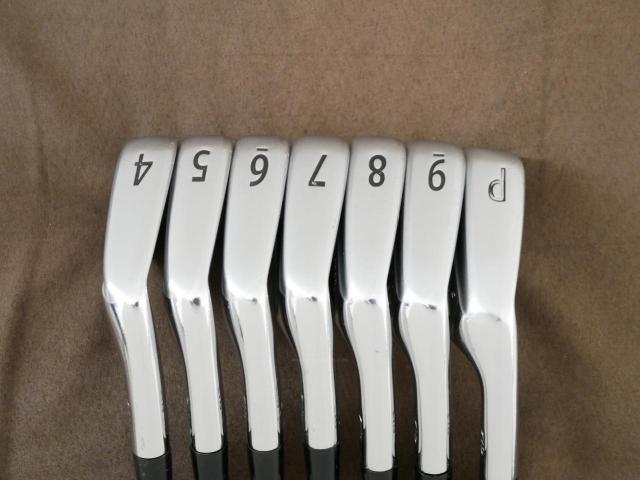 Iron set : Titleist : ชุดเหล็ก Titleist AP2 710 Forged มีเหล็ก 4-Pw (7 ชิ้น) ก้านเหล็ก NS Pro 950 Flex R