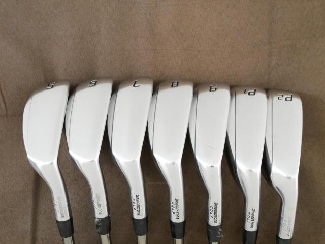 Iron set : Bridgestone : ชุดเหล็ก Bridgestone JGR Hybrid Forged (ตีไกลกว่าตัวอื่น 2 เบอร์) มีเหล็ก 5-P1,P2 (7 ชิ้น) ก้านกราไฟต์ UST Mamiya RECOIL
