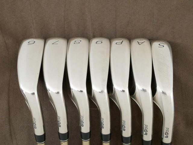 Iron set : PRGR : ชุดเหล็ก PRGR ID Nabla Red (รุ่นท๊อปสุด หน้าเด้ง ไกลมาก) มีเหล็ก 6-Pw,Aw,Sw (7 ชิ้น) ก้านกราไฟต์ M-37 Flex R