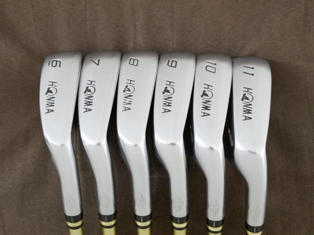 Iron set : Honma : ชุดเหล็ก Honma Beres IS-03 (ปี 2015 หน้าเด้ง Forged) มีเหล็ก 6-11 (6 ชิ้น เทียบเท่า 5-Pw) ก้าน ARMRQ 8 (49) Flex R (2 ดาว)