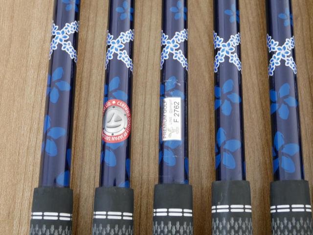 Iron set : Taylormade : ชุดเหล็ก Taylormade Qi (รุ่นล่าสุด ออกปี 2024 Japan Spec.) มีเหล็ก 6-Pw,Aw (6 ชิ้น) ก้านกราไฟต์ Mitsubishi Diamana TM60 Flex R