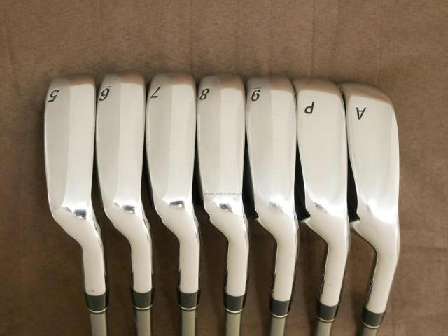 Iron set : Tsuruya : ชุดเหล็ก Tsuruya AXEL BL (ตีง่าย ไกล หน้าเด้ง) มีเหล็ก 5-Pw,Aw (7 ชิ้น) ก้านกราไฟต์ Flex R