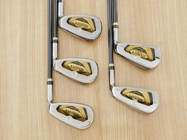 Iron set : Maruman : ชุดเหล็ก Maruman Majesty Royale (รุ่นท๊อปสุด ปี 2021 ของใหม่ 8 หมื่นบาท) มีเหล็ก 7-10,Pw (5 ชิ้น เบอร์ 6 ตีระยะเท่าเบอร์ 5 ของรุ่นอื่น) ก้านกราไฟต์ Flex R2