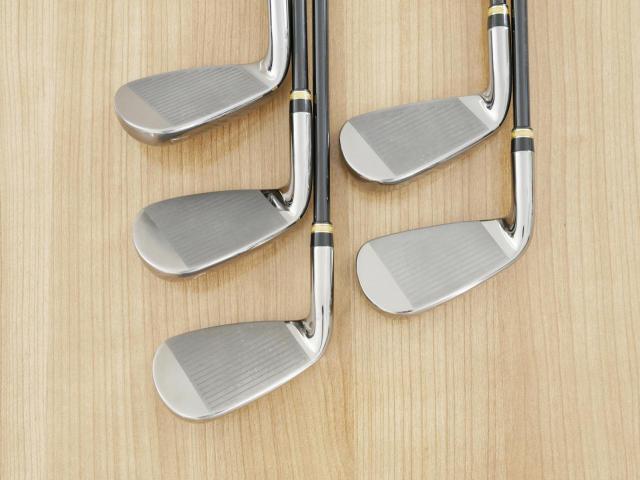 Iron set : Maruman : ชุดเหล็ก Maruman Majesty Royale (รุ่นท๊อปสุด ปี 2021 ของใหม่ 8 หมื่นบาท) มีเหล็ก 7-10,Pw (5 ชิ้น เบอร์ 6 ตีระยะเท่าเบอร์ 5 ของรุ่นอื่น) ก้านกราไฟต์ Flex R2
