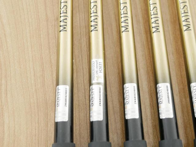 Iron set : Maruman : ชุดเหล็ก Maruman Majesty Royale (รุ่นท๊อปสุด ปี 2021 ของใหม่ 8 หมื่นบาท) มีเหล็ก 7-10,Pw (5 ชิ้น เบอร์ 6 ตีระยะเท่าเบอร์ 5 ของรุ่นอื่น) ก้านกราไฟต์ Flex R2