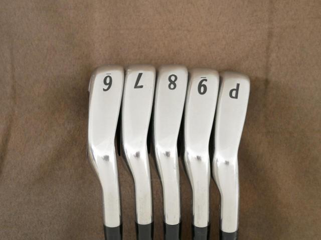 Iron set : Titleist : ชุดเหล็ก Titleist AP1 714 มีเหล็ก 6-Pw (5 ชิ้น) ก้านเหล็ก NS Pro 950 Flex R