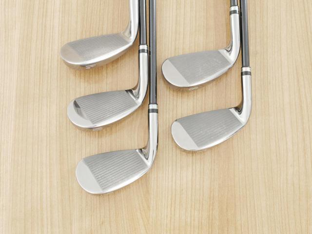 Iron set : Maruman : ชุดเหล็ก Maruman Majesty Royal Black (รุ่นท๊อปสุด ตีง่าย เด้ง ไกลมากๆ) มีเหล็ก 7-10,Pw (5 ชิ้น ระยะเทียบเท่า 6-Pw) ก้านกราไฟต์ Flex R