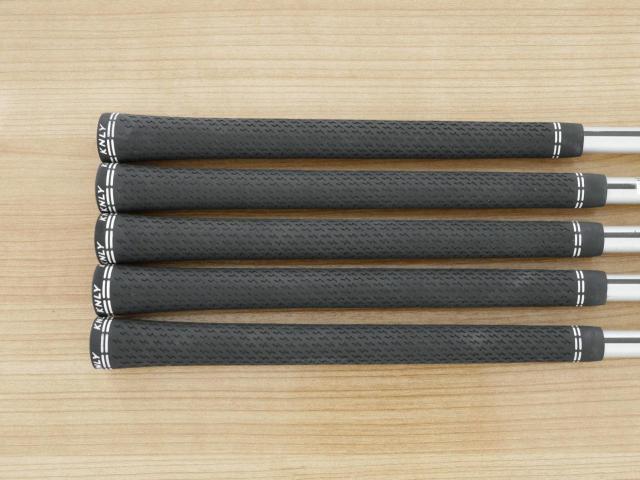 Iron set : Titleist : ชุดเหล็ก Titleist T400 (ตีง่ายที่สุด ไกลที่สุด ออกปี 2020) มีเหล็ก 7-Pw,43 (5 ชิ้น) ก้านกราไฟต์ Tour AD AD-65 II Flex S