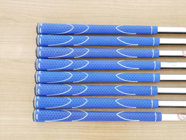 Iron set : Taylormade : ชุดเหล็ก Taylormade Gloire (รุ่นท๊อปสุด Japan Spec. ใบใหญ่ ตีง่าย ไกล) มีเหล็ก 5-Pw,Aw,Sw (8 ชิ้น) ก้านกราไฟต์ Flex R