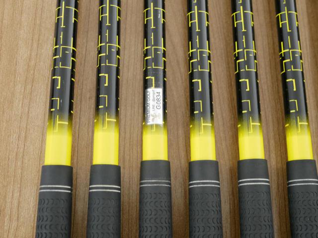 Iron set : Honma : ชุดเหล็ก Honma Bezeal 525 (ออกปี 2016 รุ่นนี้ใบใหญ่ที่สุดของ Honma) มีเหล็ก 6-11,Aw,Sw (8 ชิ้น เทียบเท่า 5-Pw,Aw,Sw) ก้านกราไฟต์ Honma Vizard 48 Flex R