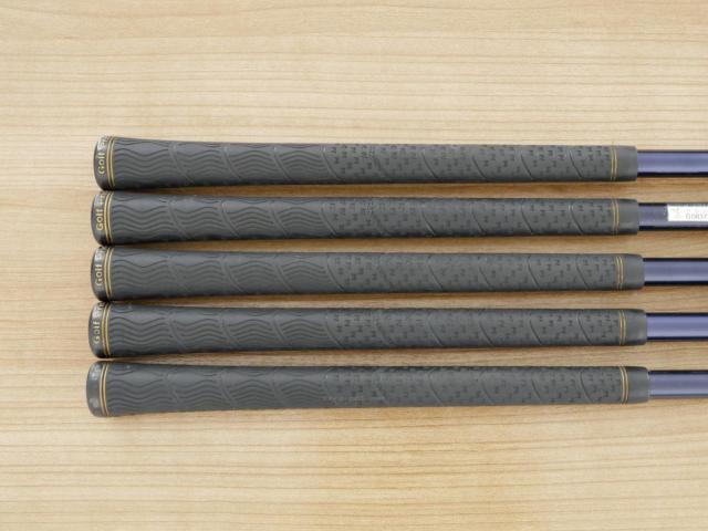 Iron set : Maruman : ชุดเหล็ก Maruman Majesty Royal VQ (รุ่นท๊อปสุด) มีเหล็ก 7-Pw,Aw (5 ชิ้น) ก้านกราไฟต์ Flex SR