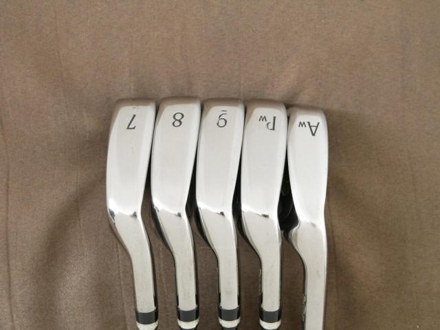 Iron set : Maruman : ชุดเหล็ก Maruman Majesty Royal VQ (รุ่นท๊อปสุด) มีเหล็ก 7-Pw,Aw (5 ชิ้น) ก้านกราไฟต์ Flex SR