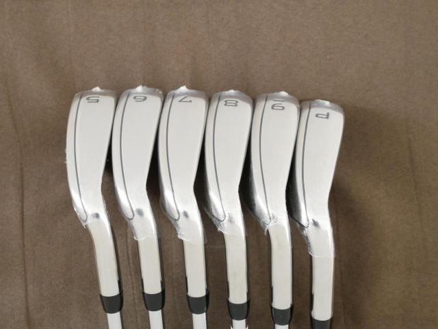 Iron set : Callaway : **ของใหม่ ยังไม่แกะพลาสติก** ชุดเหล็ก Callaway Rogue ST Max OS (ออกปี 2022 ตีง่ายสุดๆ ไกลสุดๆ) มีเหล็ก 5-Pw (6 ชิ้น) ก้านเหล็ก Dynamic Gold 95 R300