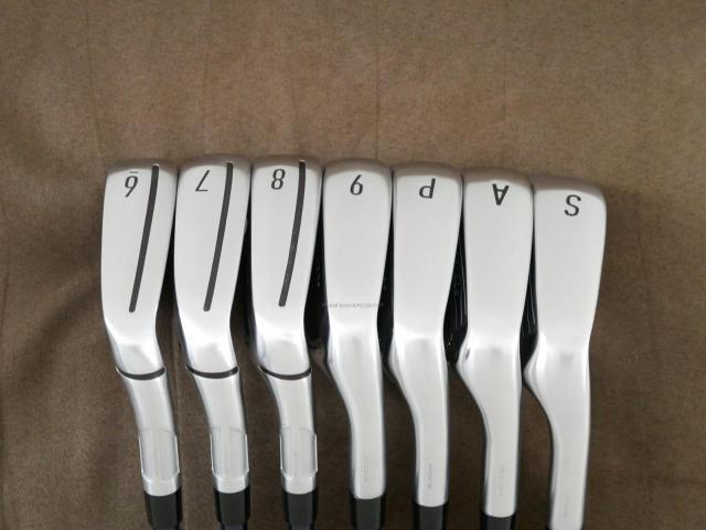 Iron set : Taylormade : ชุดเหล็ก Taylormade Qi (รุ่นล่าสุด ออกปี 2024 Japan Spec.) มีเหล็ก 6-Pw,Aw,Sw (7 ชิ้น) ก้านกราไฟต์ Mitsubishi Diamana TM60 Flex R