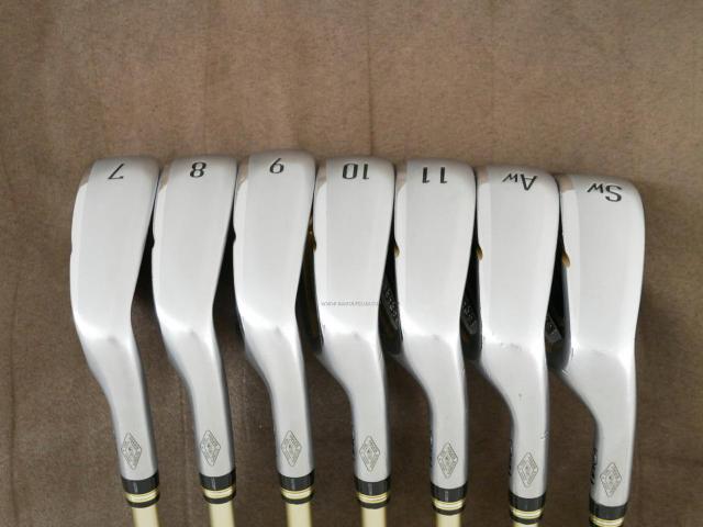 Iron set : Honma : **ก้าน 3 ดาว** ชุดเหล็ก Honma Beres 09 Forged (รุ่นล่าสุด ออกปี 2024 สวยมากๆ) มีเหล็ก 7-11,Aw,Sw (7 ชิ้น เทียบเท่า 6-Pw,Aw,Sw) ก้าน ARMRQ FX Light Flex R (3 ดาว)