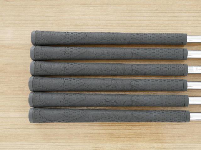 Iron set : Titleist : ชุดเหล็ก Titleist T400 (ตีง่ายที่สุด ไกลที่สุด ออกปี 2020) มีเหล็ก 6-Pw,43 (6 ชิ้น) ก้านเหล็ก NS Pro 950 NEO Flex S