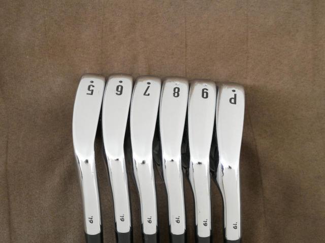 Iron set : Callaway : **มีตำหนิ** ชุดเหล็ก Callaway APEX Pro Forged (ออกปี 2019) มีเหล็ก 5-Pw (6 ชิ้น) ก้านเหล็ก NS Pro Modus 105 Flex S