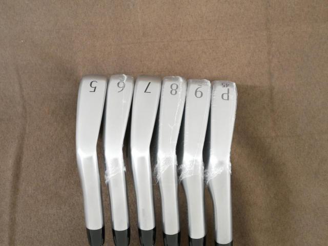 Iron set : Titleist : **ของใหม่** ชุดเหล็ก Titleist T100 Forged (รุ่นล่าสุด ออกปี 2025 นุ่ม แน่น คม) มีเหล็ก 5-Pw (6 ชิ้น) ก้านเหล็ก True Temper AMT White Flex S