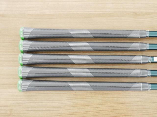 Iron set : Callaway : **ของใหม่ ยังไม่แกะพลาสติก** ชุดเหล็ก Callaway ELYTE (รุ่นล่าสุด ออกปี 2025 ตีง่ายมาก ไกล Japan Spec.) มีเหล็ก 6-Pw (5 ชิ้น) ก้านกราไฟต์ Fujikura VENTUS 5 Flex R