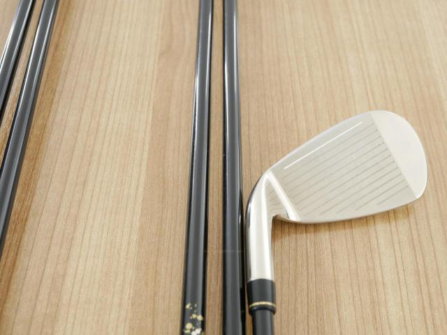 Iron set : Yonex : ชุดเหล็ก Yonex Royal E-Zone (รุ่นล่าสุด ปี 2024 หน้าเด้งสุดๆ ตีไกลสุดๆ) มีเหล็ก 6-Pw (5 ชิ้น) ก้านกราไฟต์ Flex SR